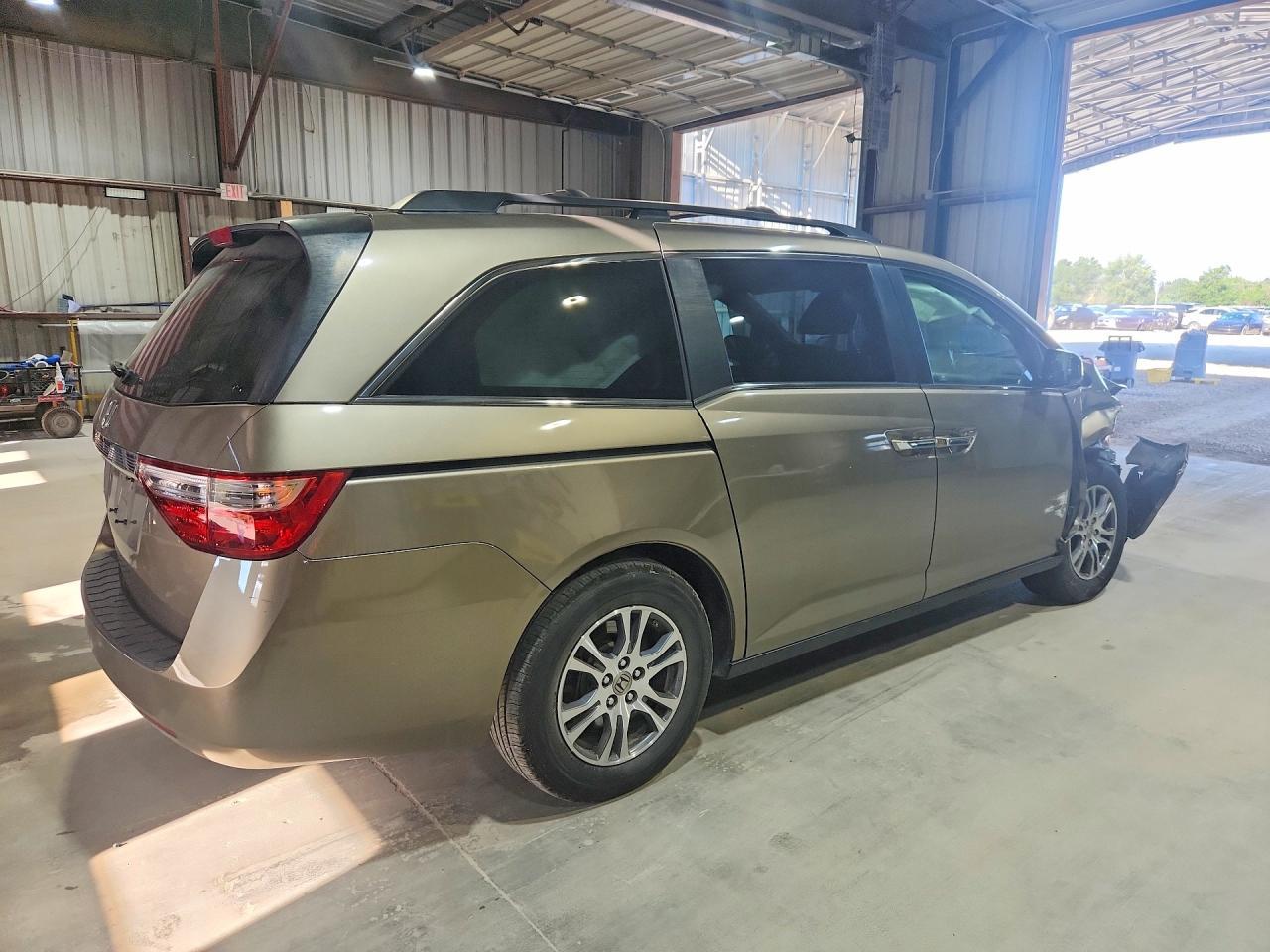 2012 Honda Odyssey Ex - Image 3