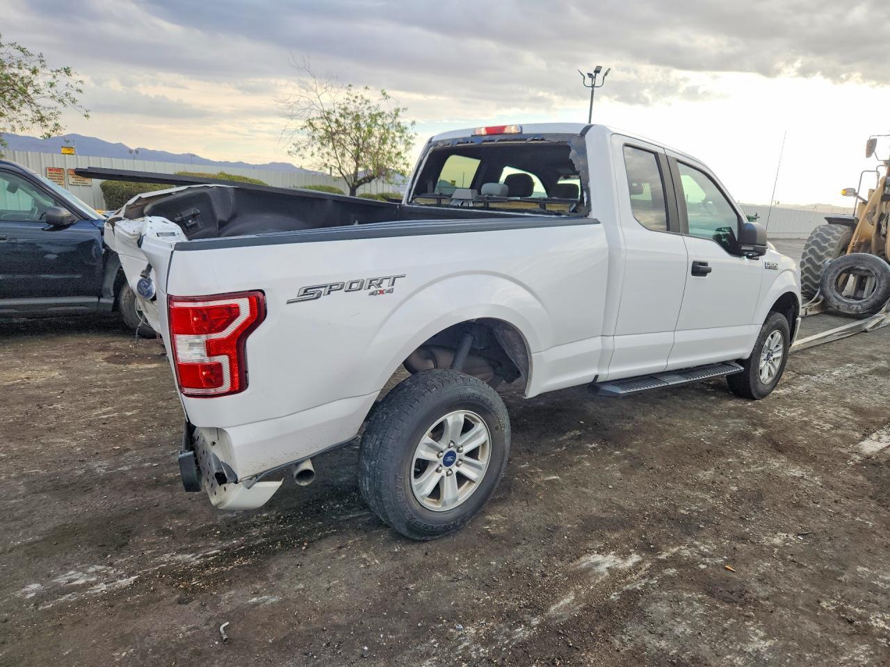 2020 Ford F150 Super Cab - Фото 3
