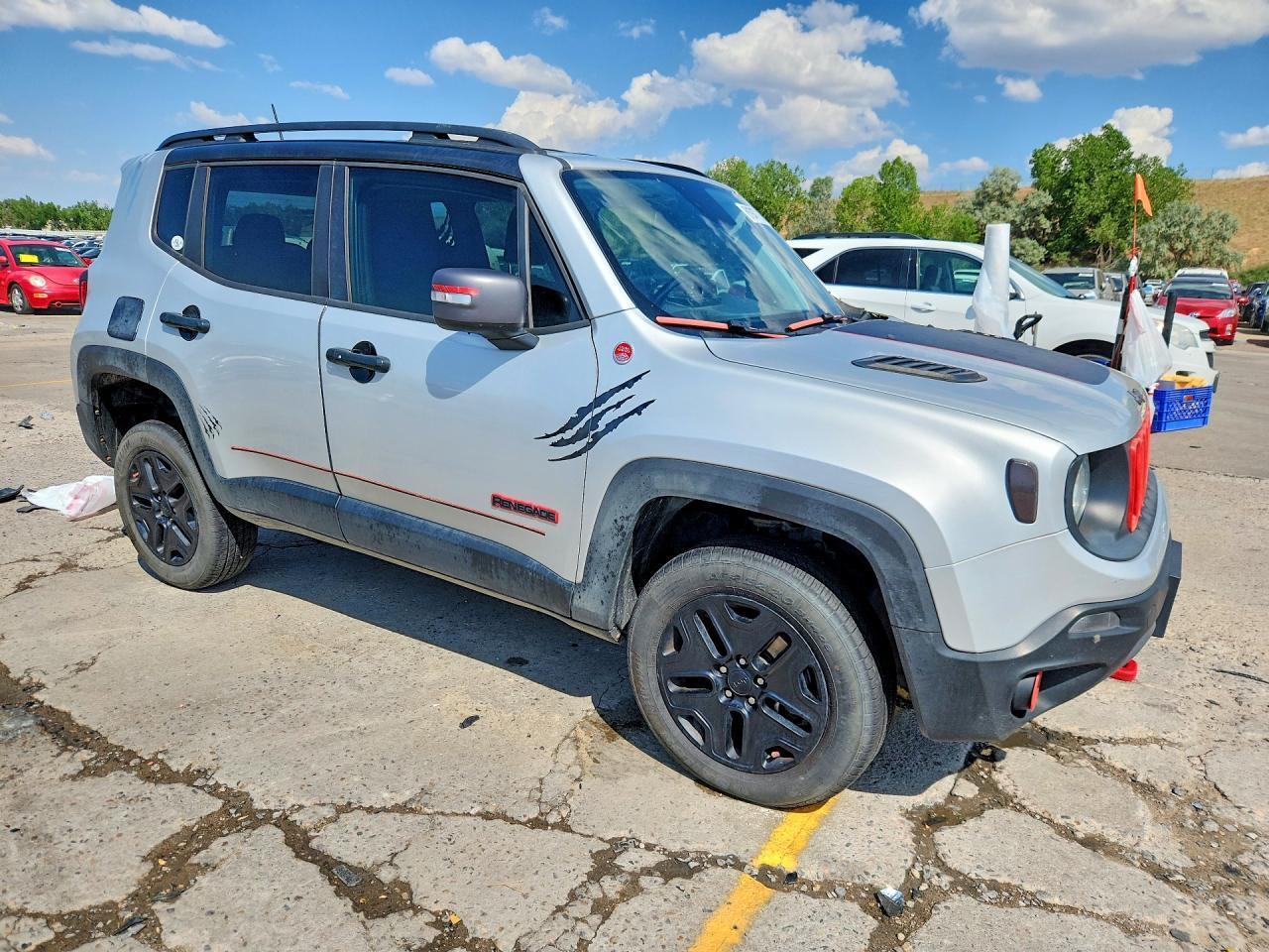 2018 Jeep Renegade Trailhawk - Image 4
