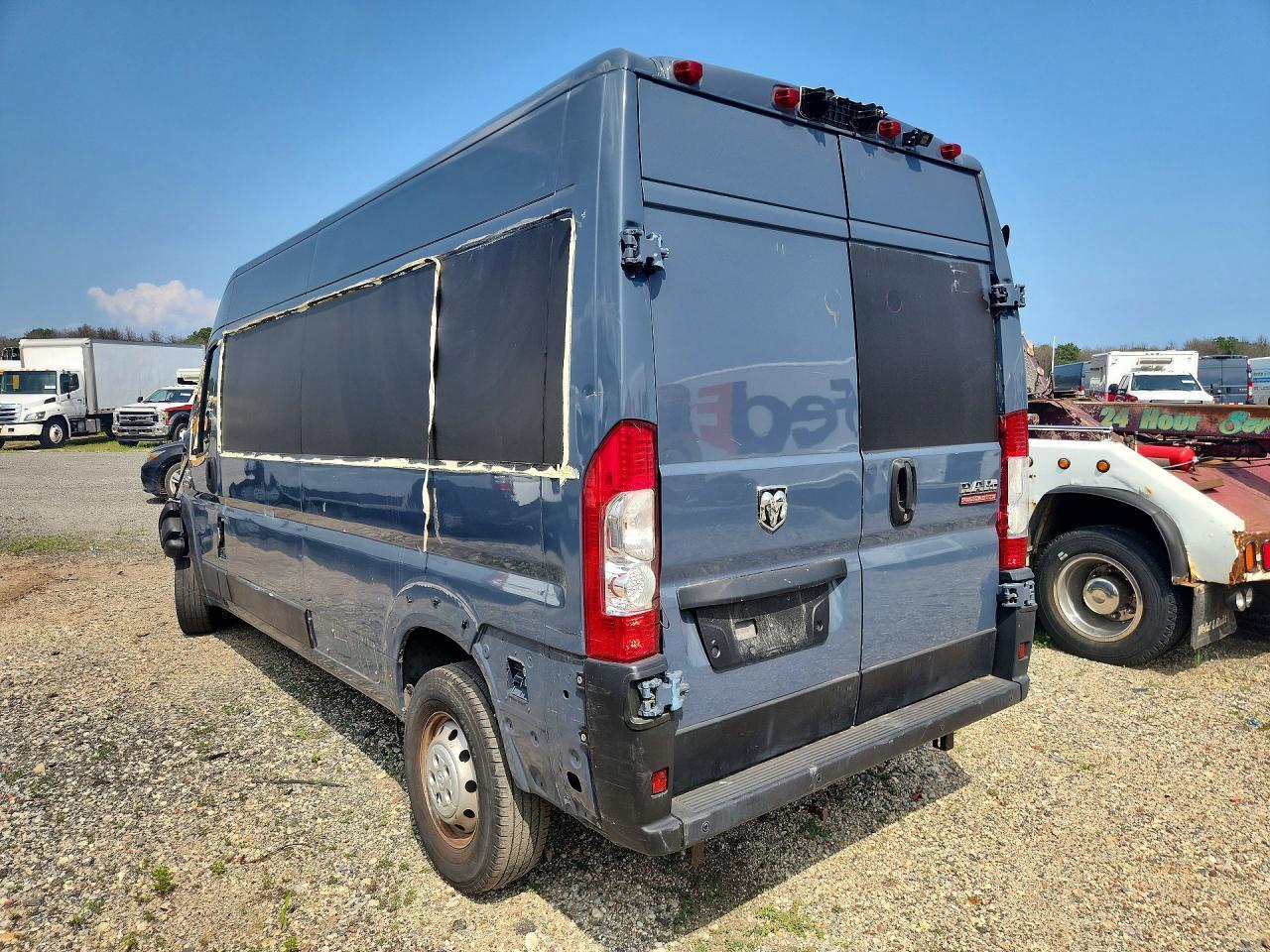 2019 Ram Promaster 2500 Delivery Van - Фото 2