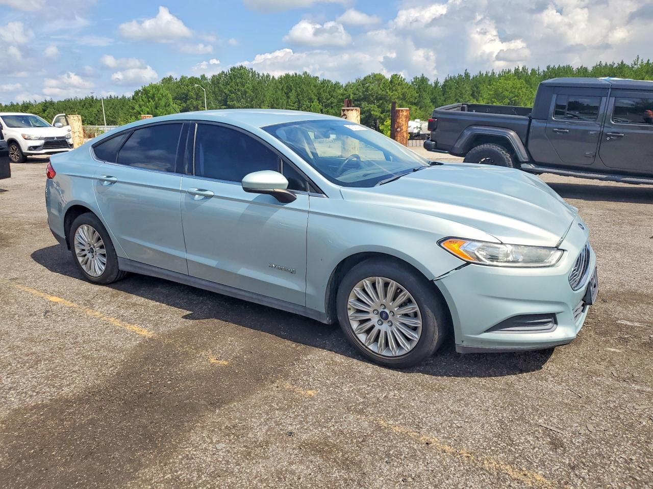 2014 Ford Fusion S Hybrid - Image 4