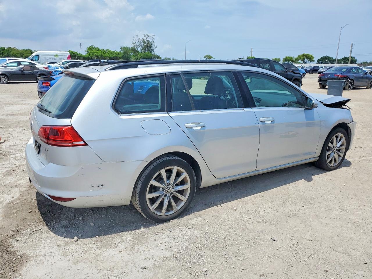 2016 Volkswagen Golf Sportwagen S - Фото 3