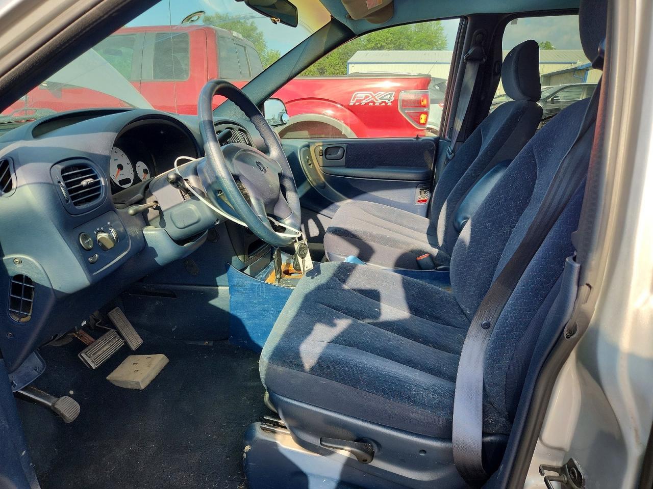 2001 Dodge Grand Caravan Sport - Image 7