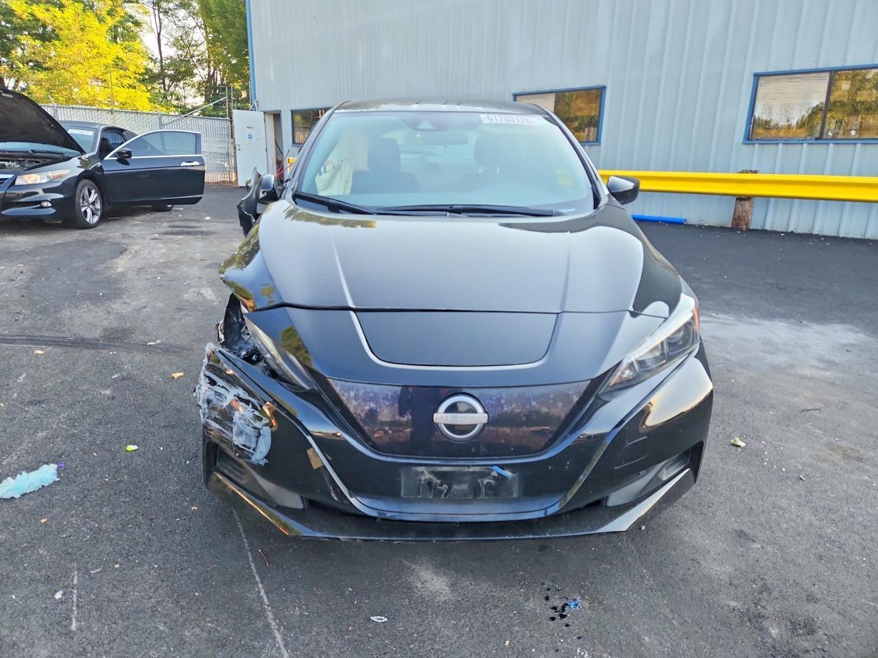 2025 Nissan Leaf S - Image 5