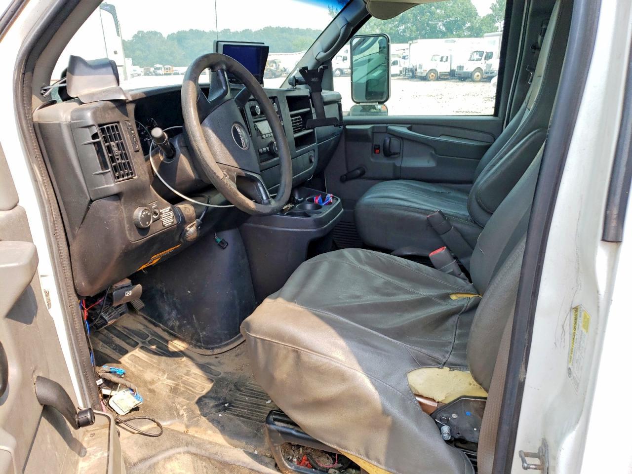 2012 GMC Savana Box Truck - Фото 7