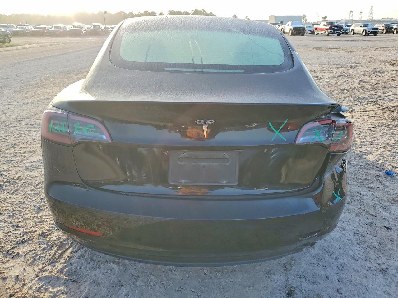 2023 Tesla Model 3 - Фото 6