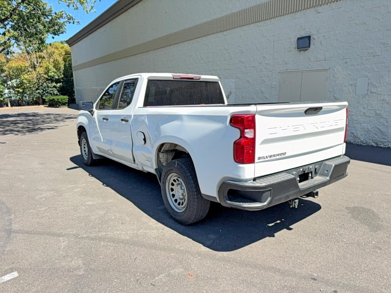 2019 Chevrolet Silverado C1500 - Image 3