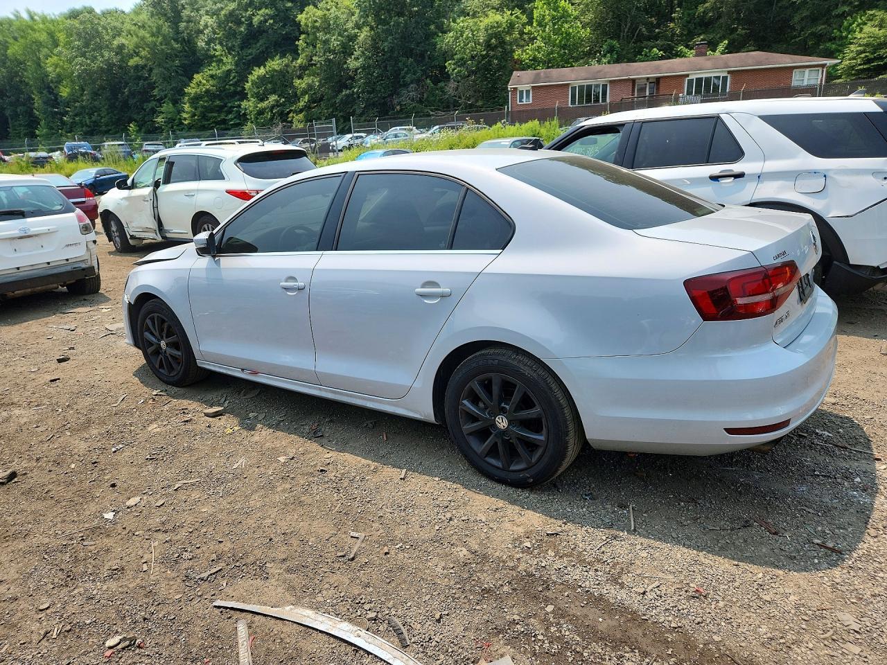 2018 Volkswagen Jetta Se - Фото 2