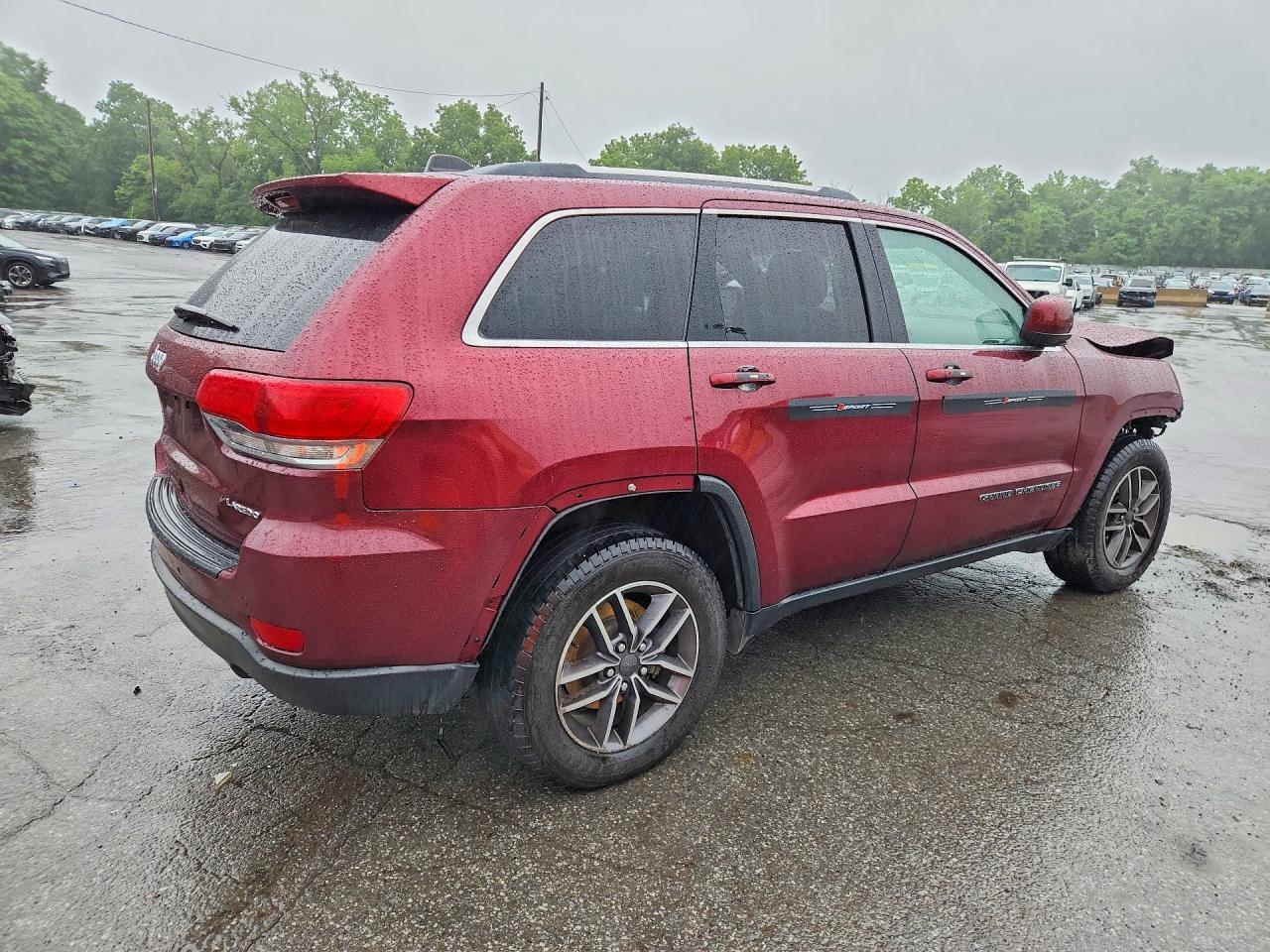 2019 Jeep Grand Cherokee Laredo - Image 3