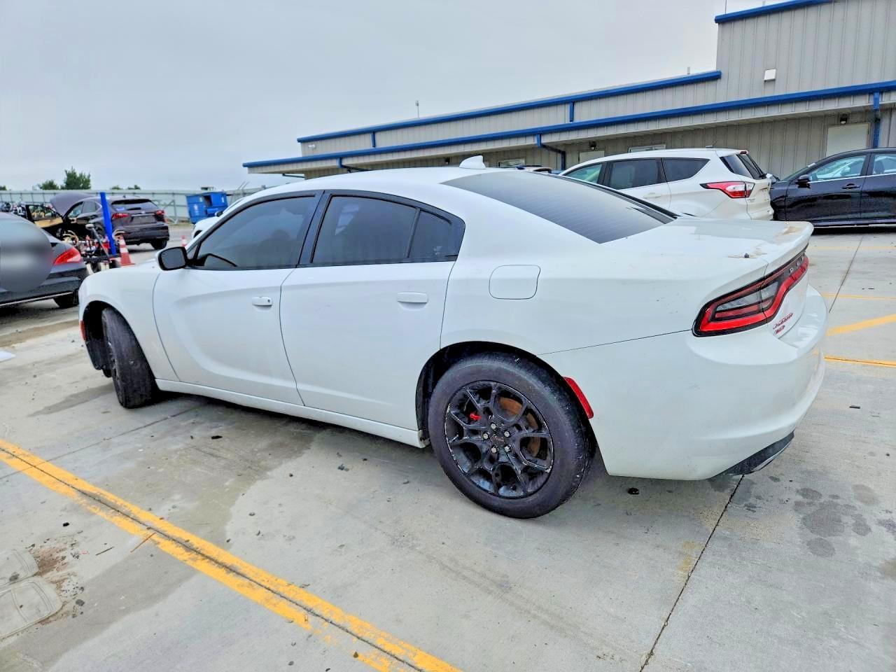 2016 Dodge Charger Sxt - Фото 2