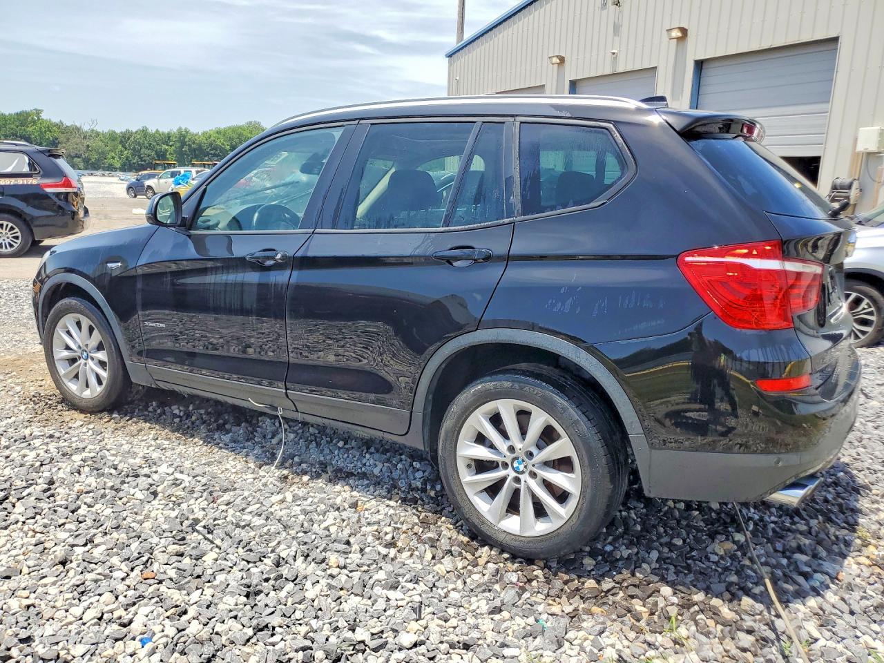 2017 BMW X3 xDrive28I - Фото 2