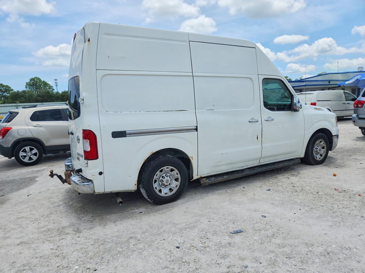 2012 Nissan Nv 2500 - Delivery Van - Фото 3