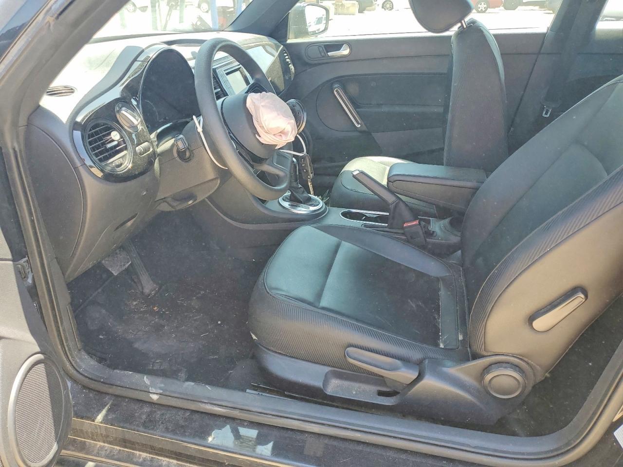 2017 Volkswagen Beetle 1.8T - Фото 7