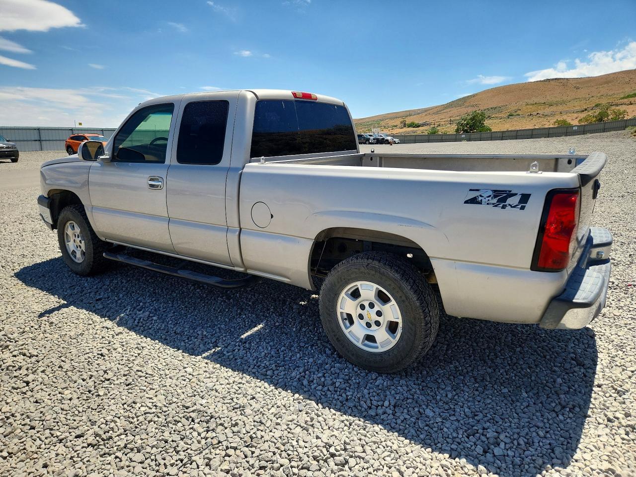 2005 Chevrolet Silverado K1500 - Фото 2