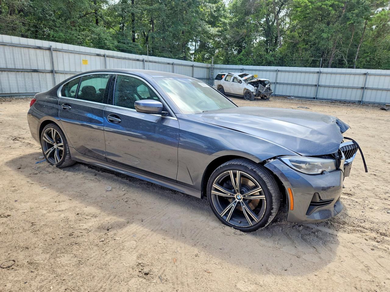 2021 BMW 330Xi - Image 4