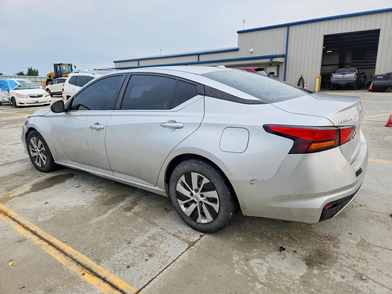 2019 Nissan Altima S - Image 2
