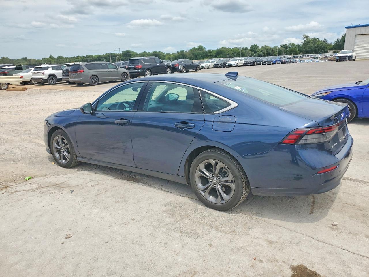 2023 Honda Accord Ex - Фото 2