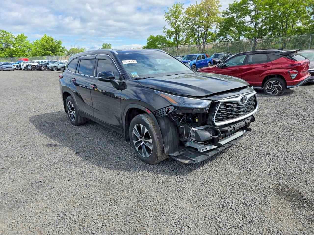 2025 Toyota Highlander Xle - Image 3