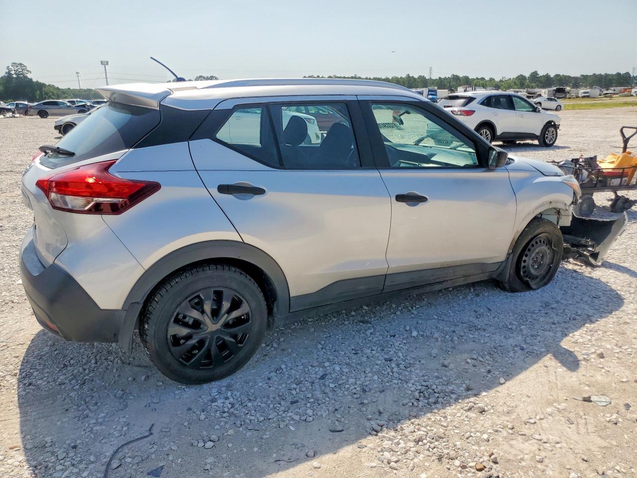 2019 Nissan Kicks S - Фото 3