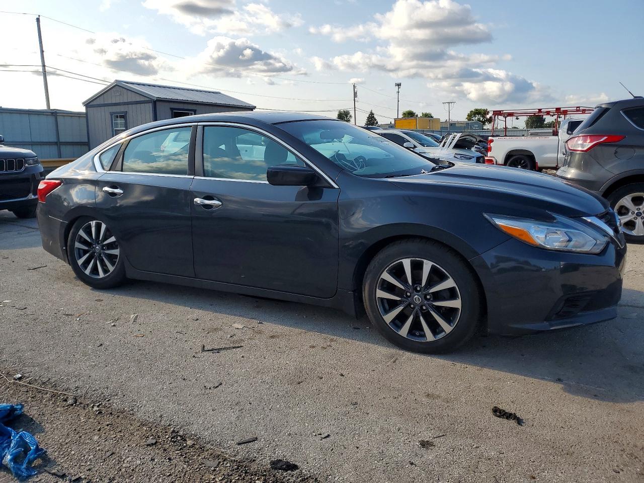 2016 Nissan Altima 2.5 - Image 4