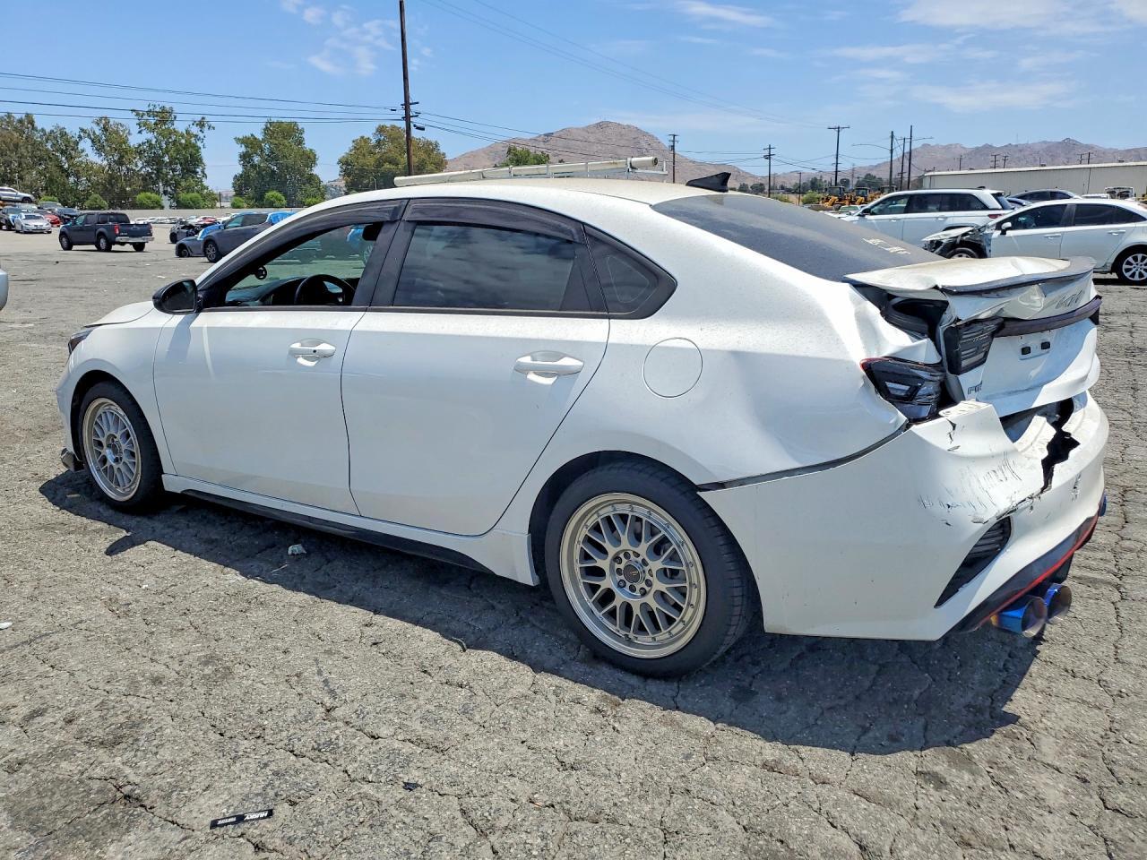 2023 Kia Forte Gt - Image 2