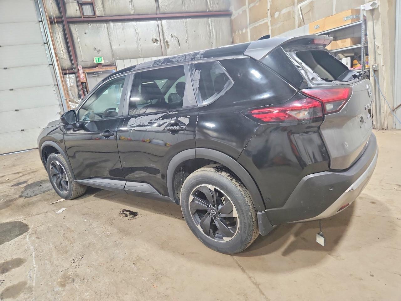 2024 Nissan Rogue Sv - Image 2