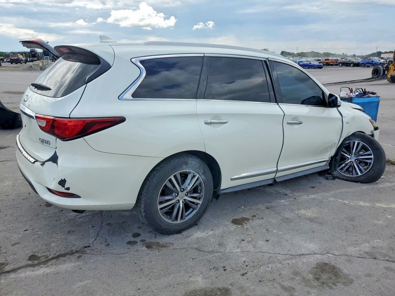 2018 Infiniti Qx60 Base - Image 3