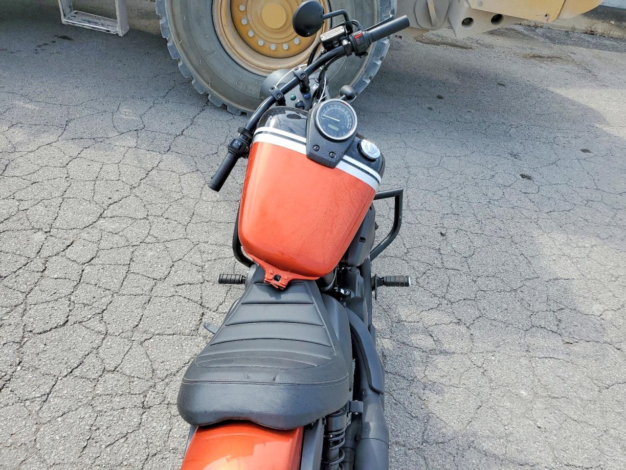 2024 Honda Vt750 C2B - Фото 6