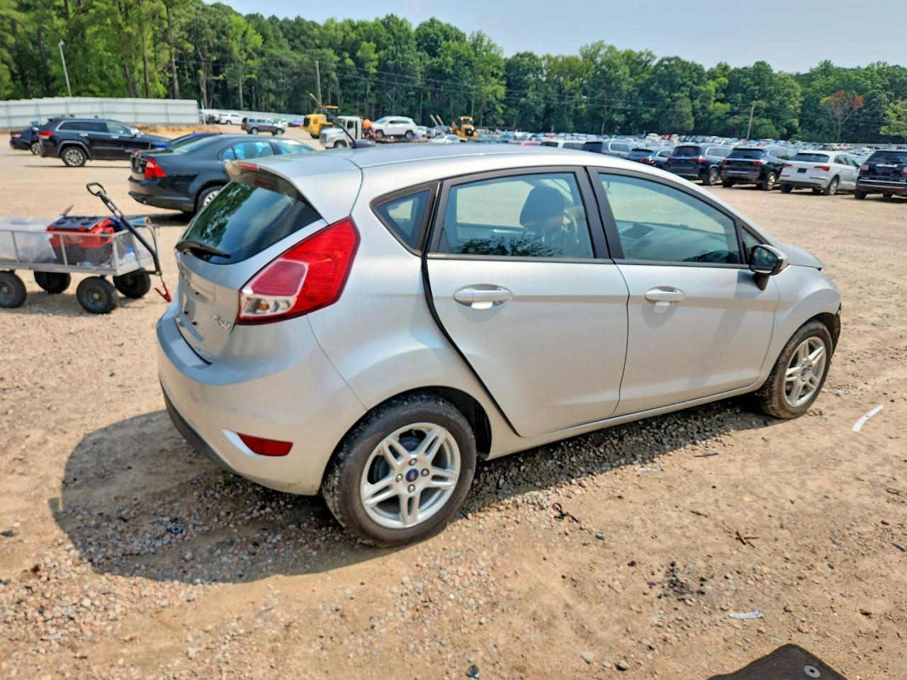 2017 Ford Fiesta Se - Фото 3