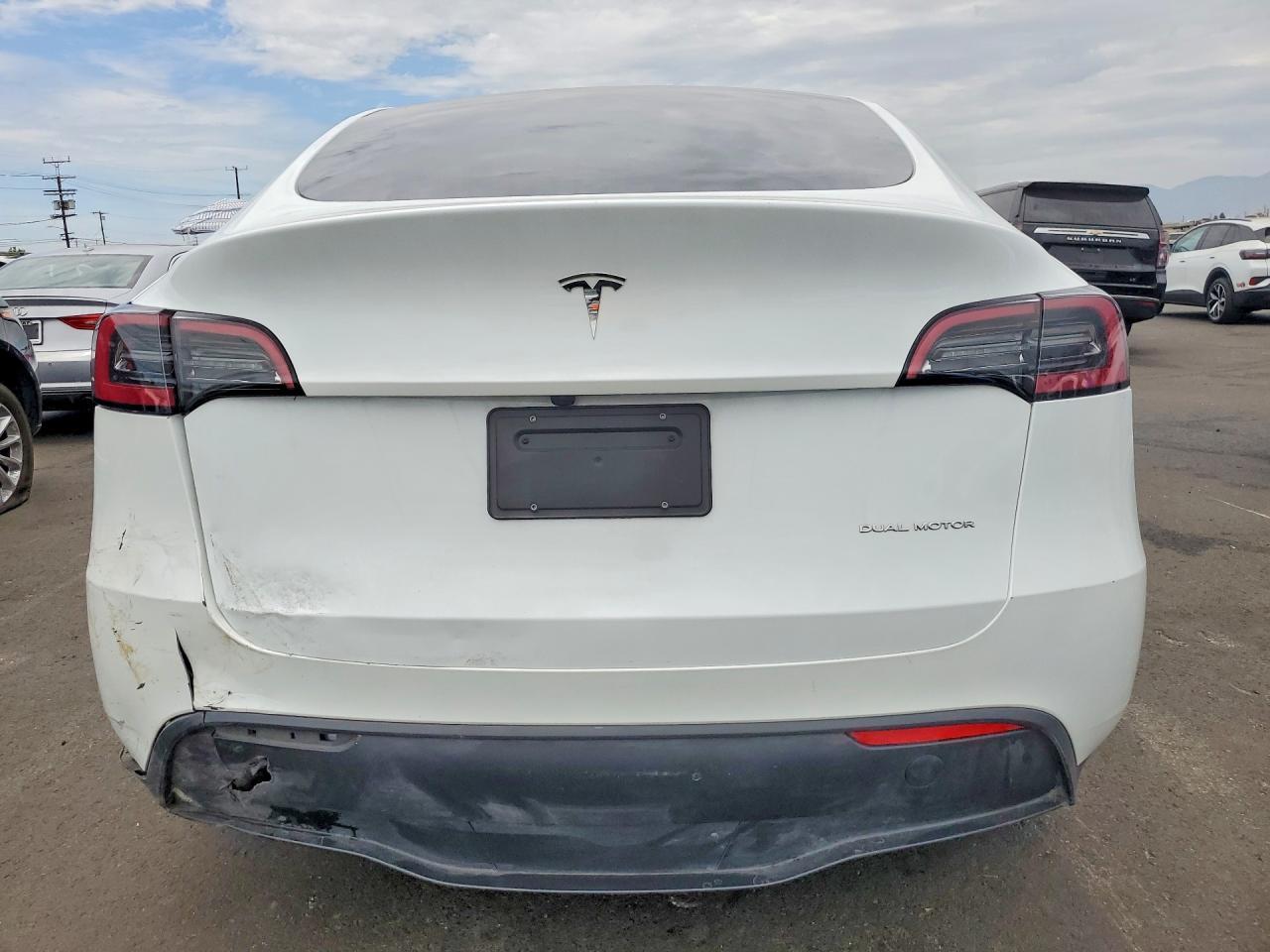 2023 Tesla Model Y - Фото 6