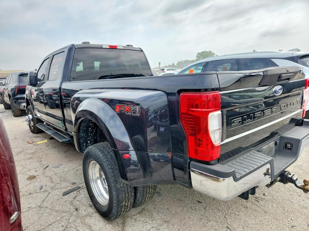 2021 Ford F350 Super Duty - Фото 2
