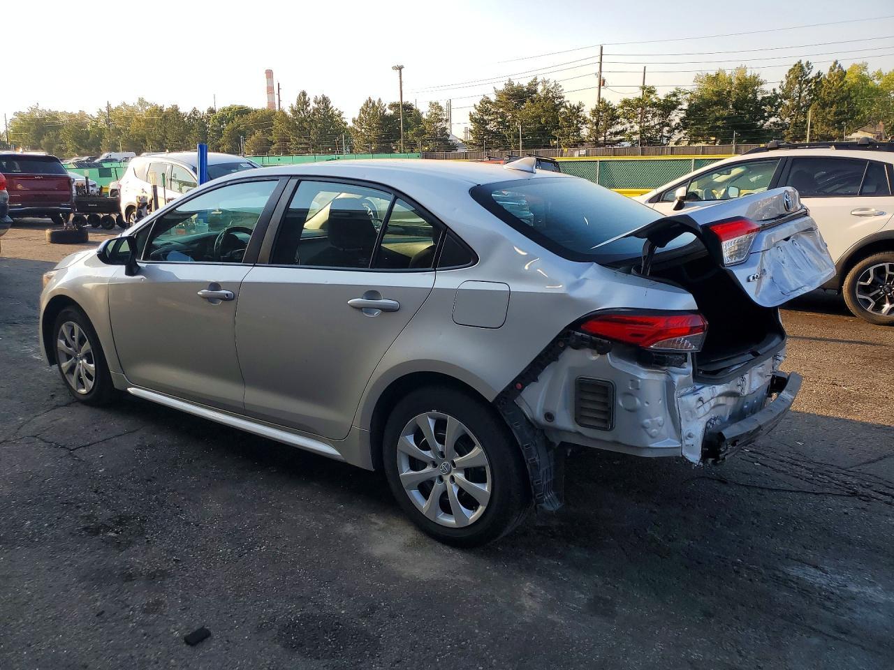 2021 Toyota Corolla Le - Фото 2