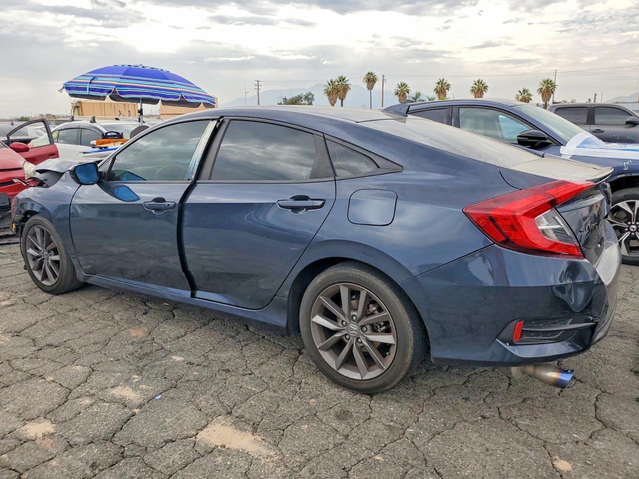 2019 Honda Civic Ex - Image 2