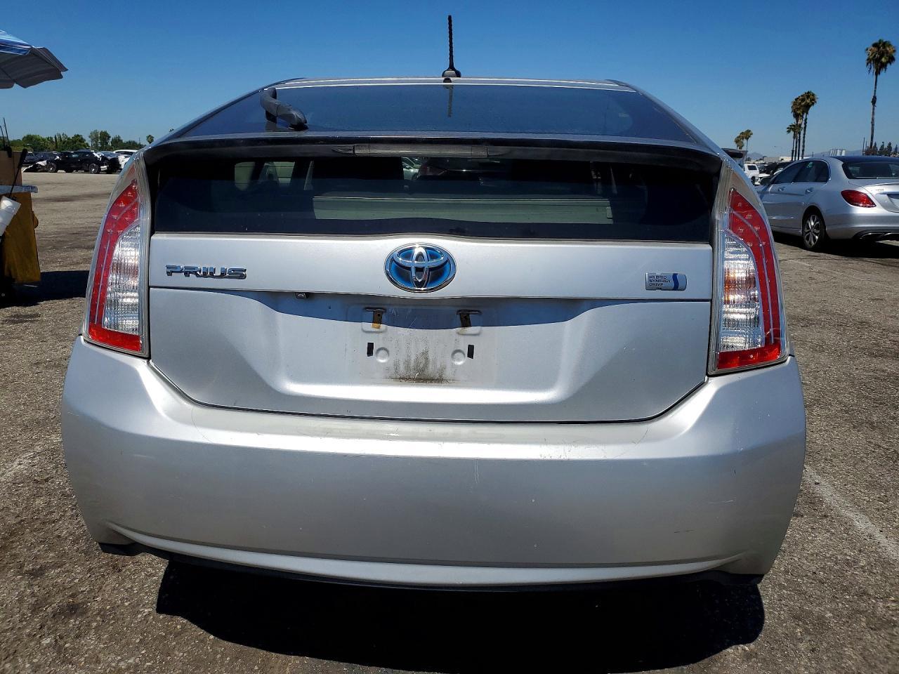 2014 Toyota Prius Three - Фото 6