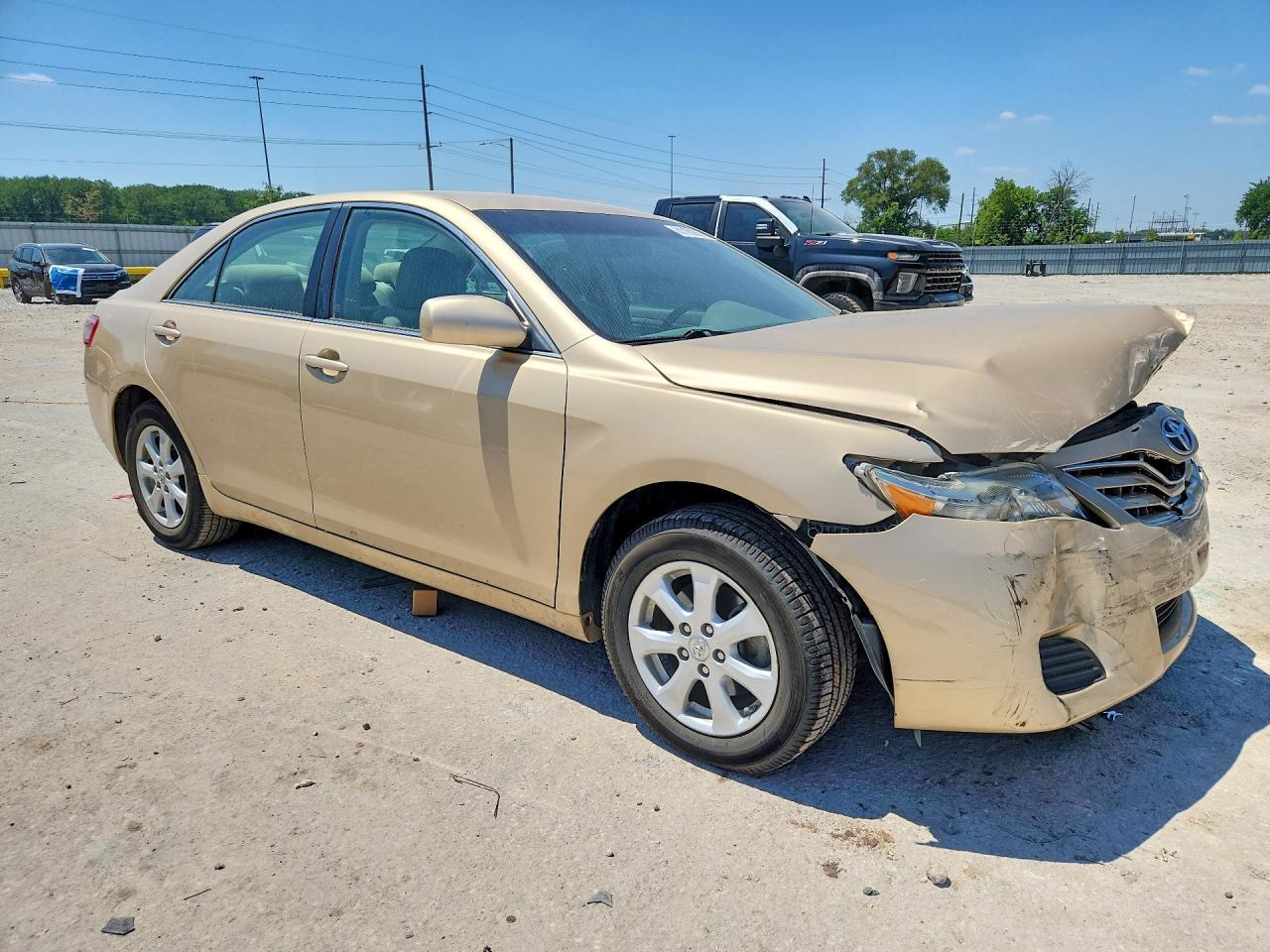2011 Toyota Camry Le - Фото 4