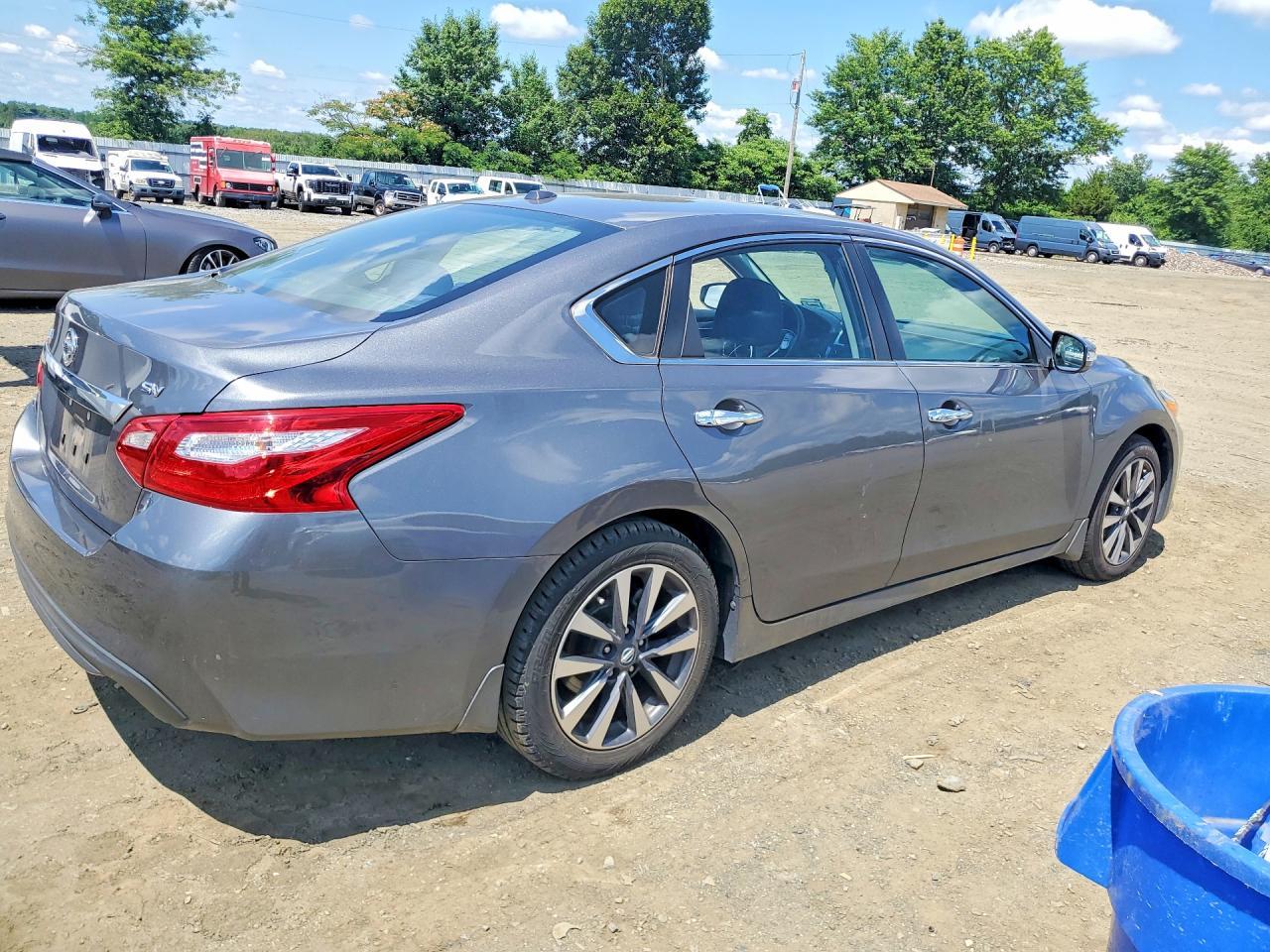 2017 Nissan Altima 2.5 Sv - Image 3