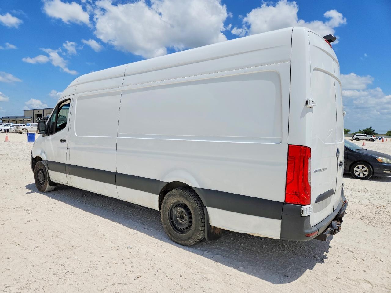 2024 Mercedes-Benz Sprinter 2500 Delivery Van - Фото 2