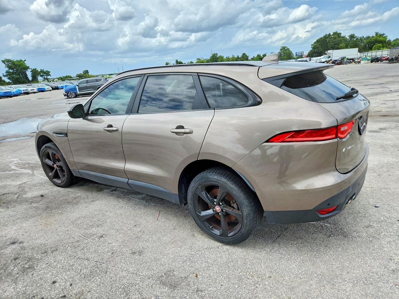 2017 Jaguar F-Pace Premium - Фото 2