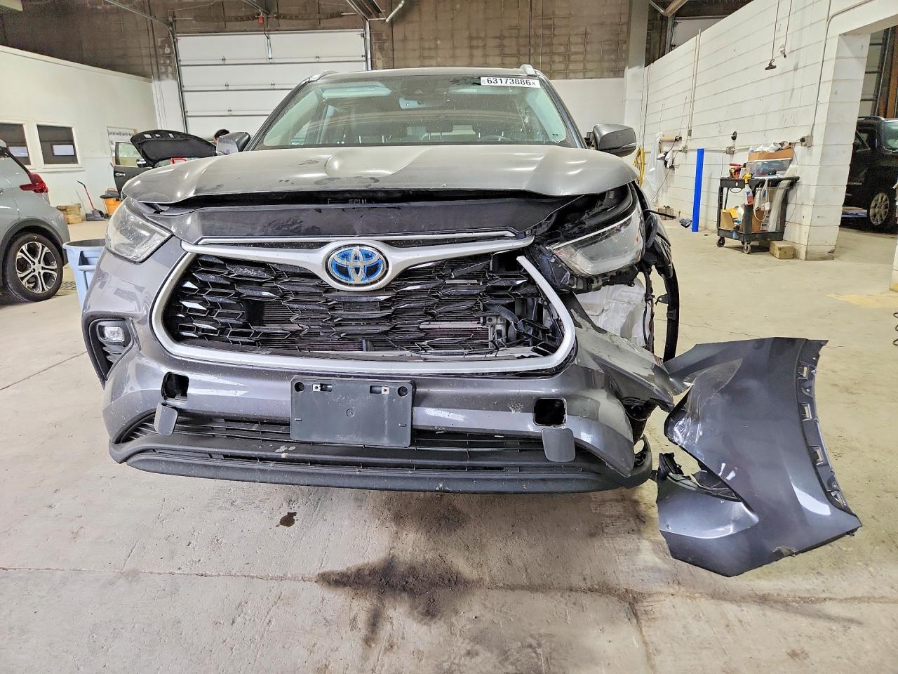 2023 Toyota Highlander Hybrid Xle - Image 5