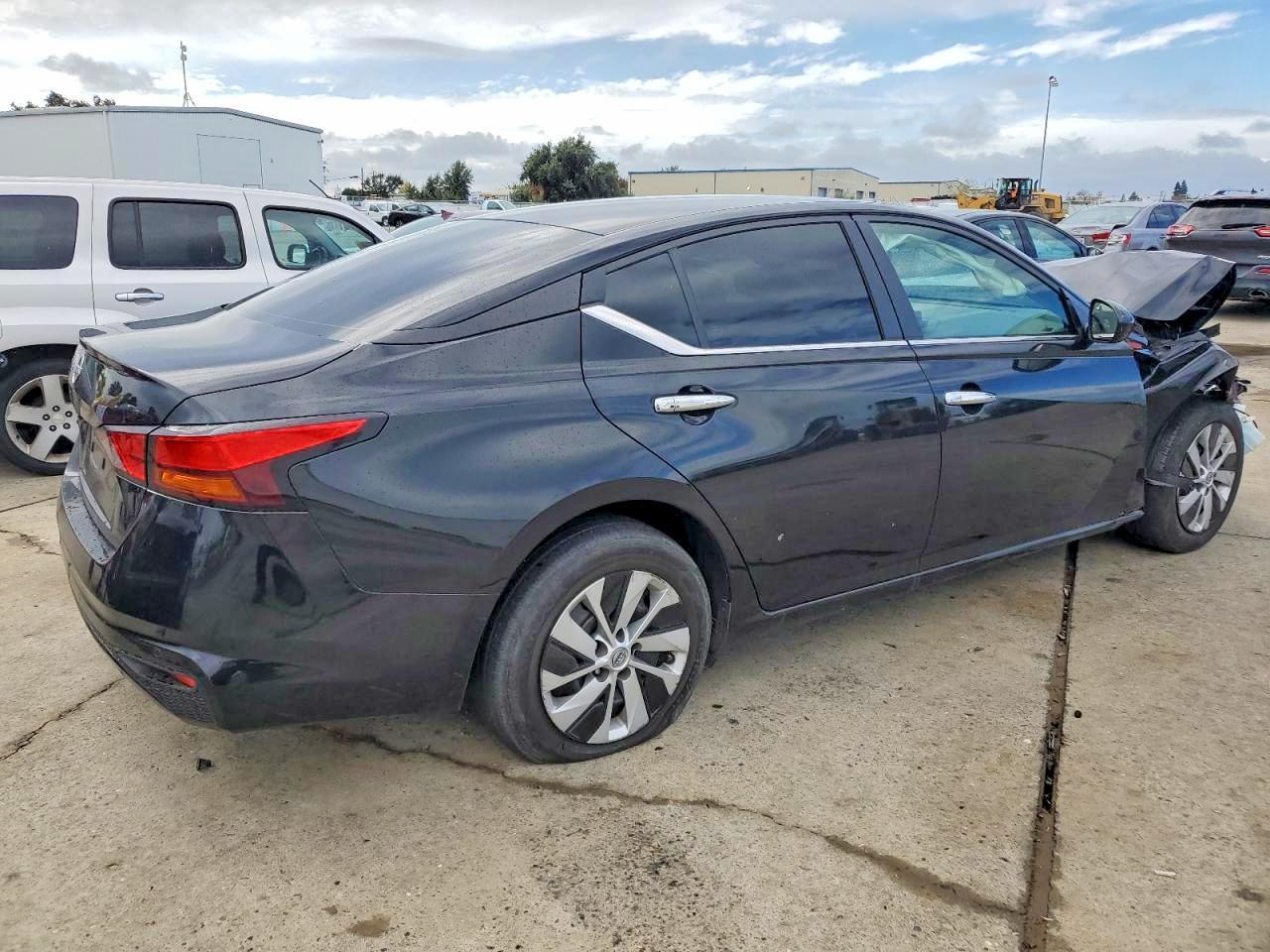 2023 Nissan Altima S - Фото 3