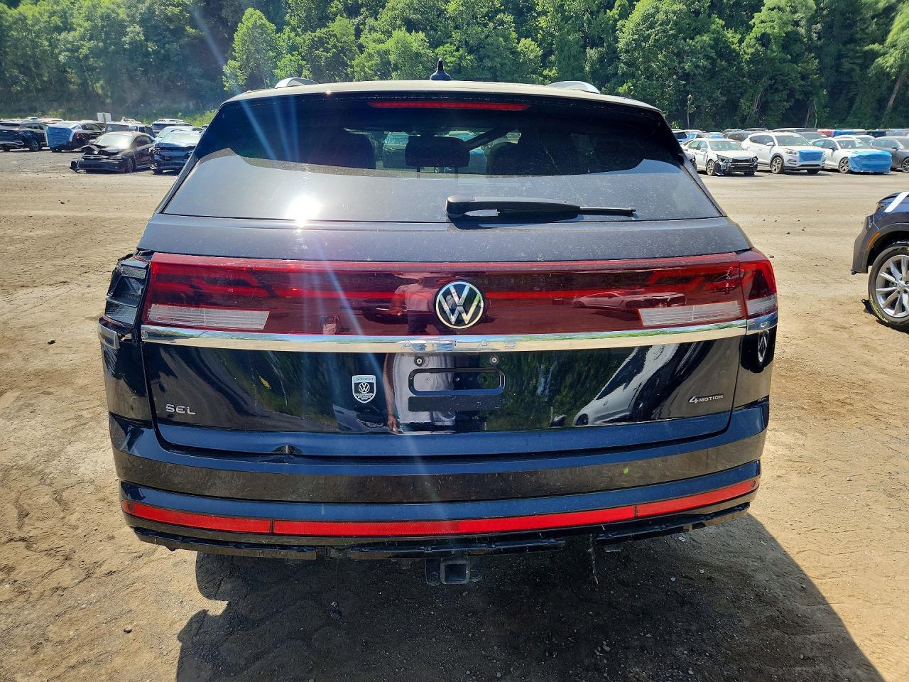 2024 Volkswagen Atlas Cross Sport Sel Premium R-Line - Image 6