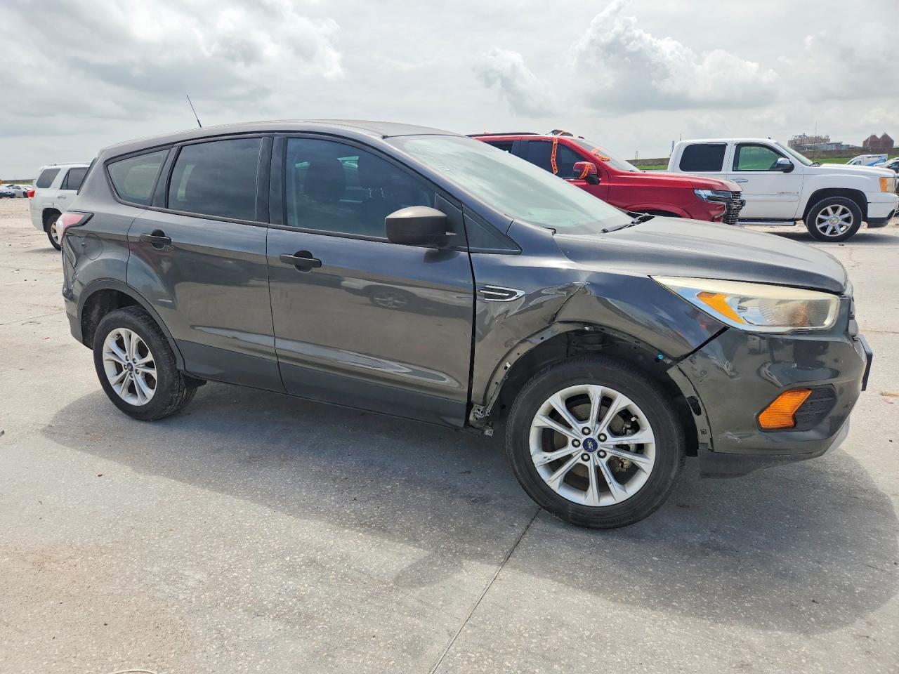 2017 Ford Escape S - Фото 4