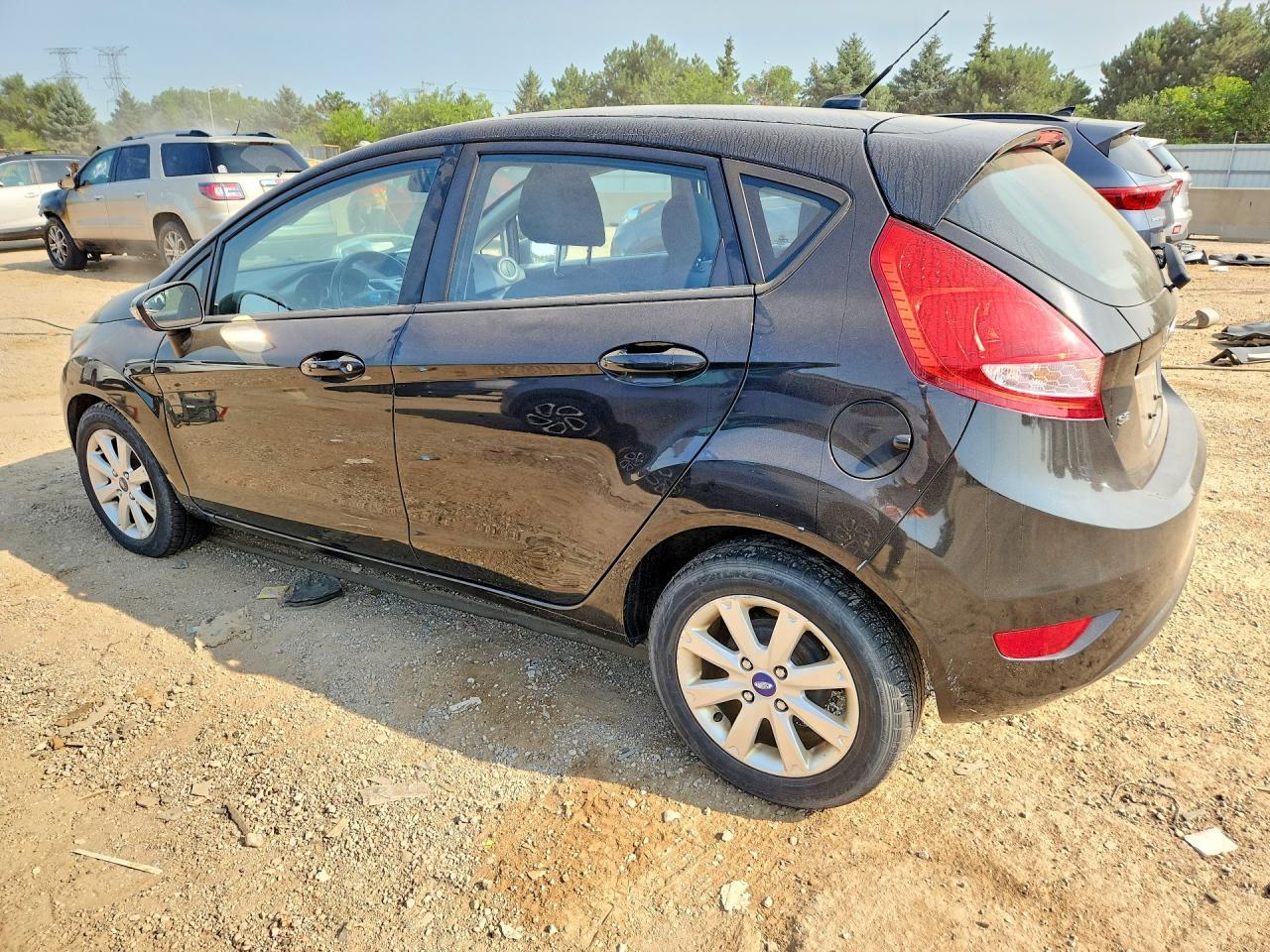 2013 Ford Fiesta Se - Фото 2