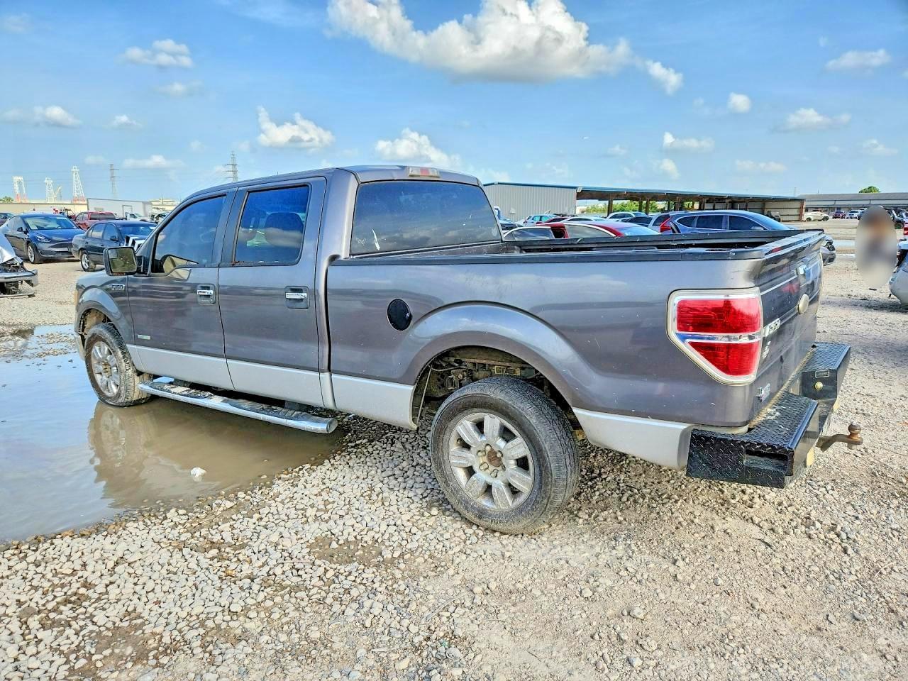 2011 Ford F150 Supercrew - Фото 2