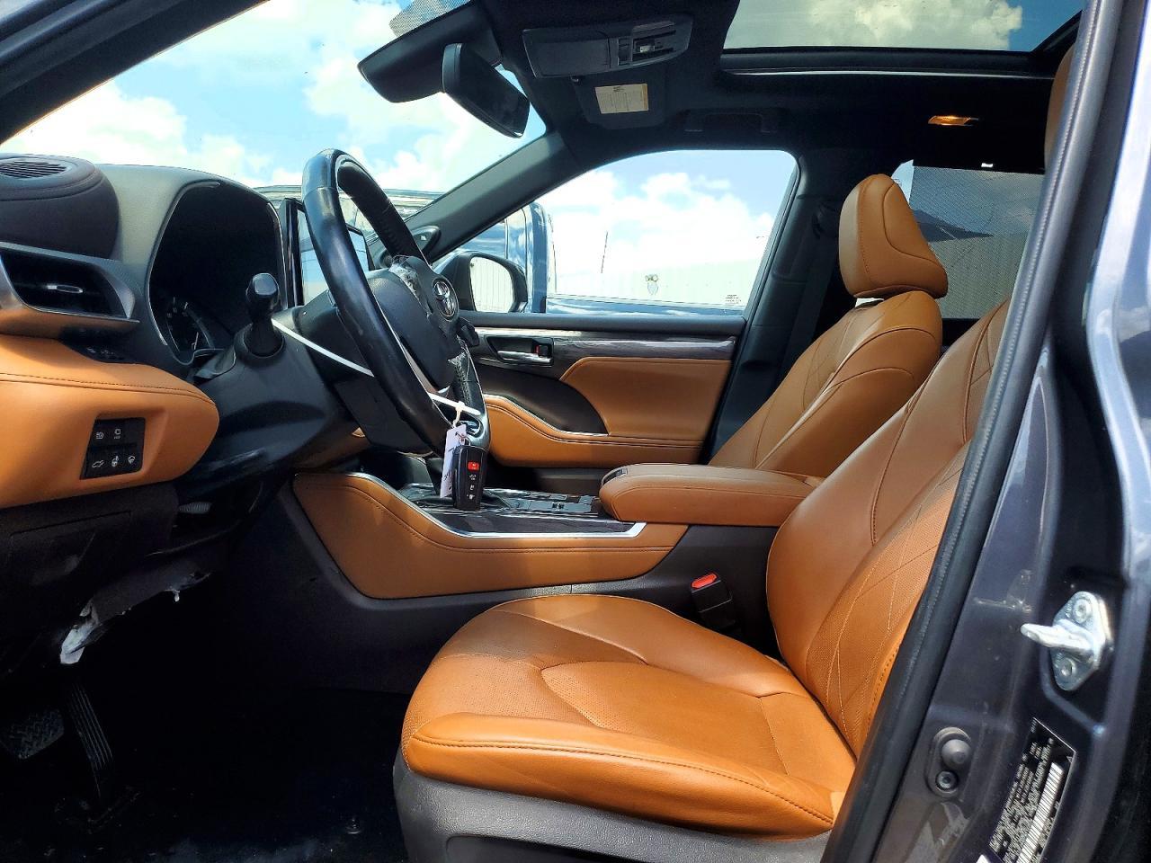 2022 Toyota Highlander Platinum - Фото 7