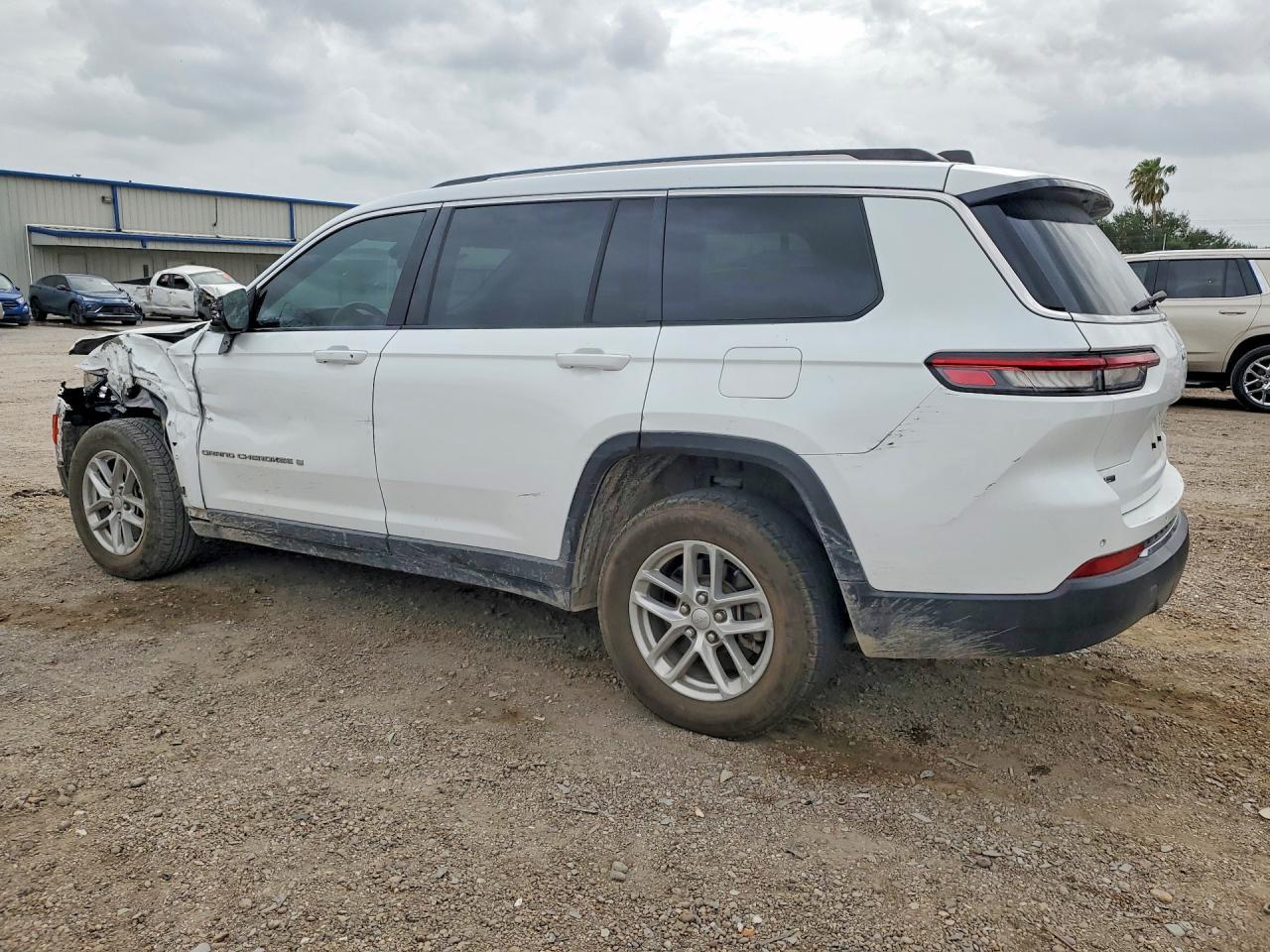 2021 Jeep Grand Cherokee L Laredo - Фото 2