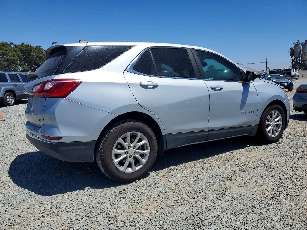 2021 Chevrolet Equinox Lt - Image 3