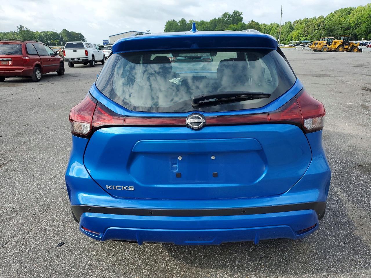 2024 Nissan Kicks Sr - Image 6