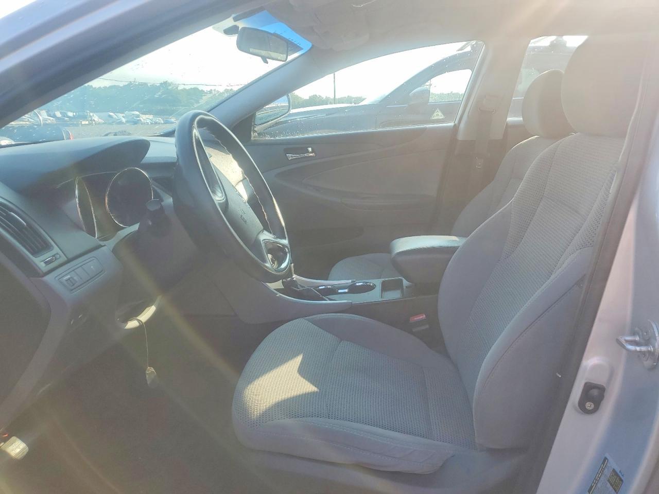 2011 Hyundai Sonata Gls - Image 7