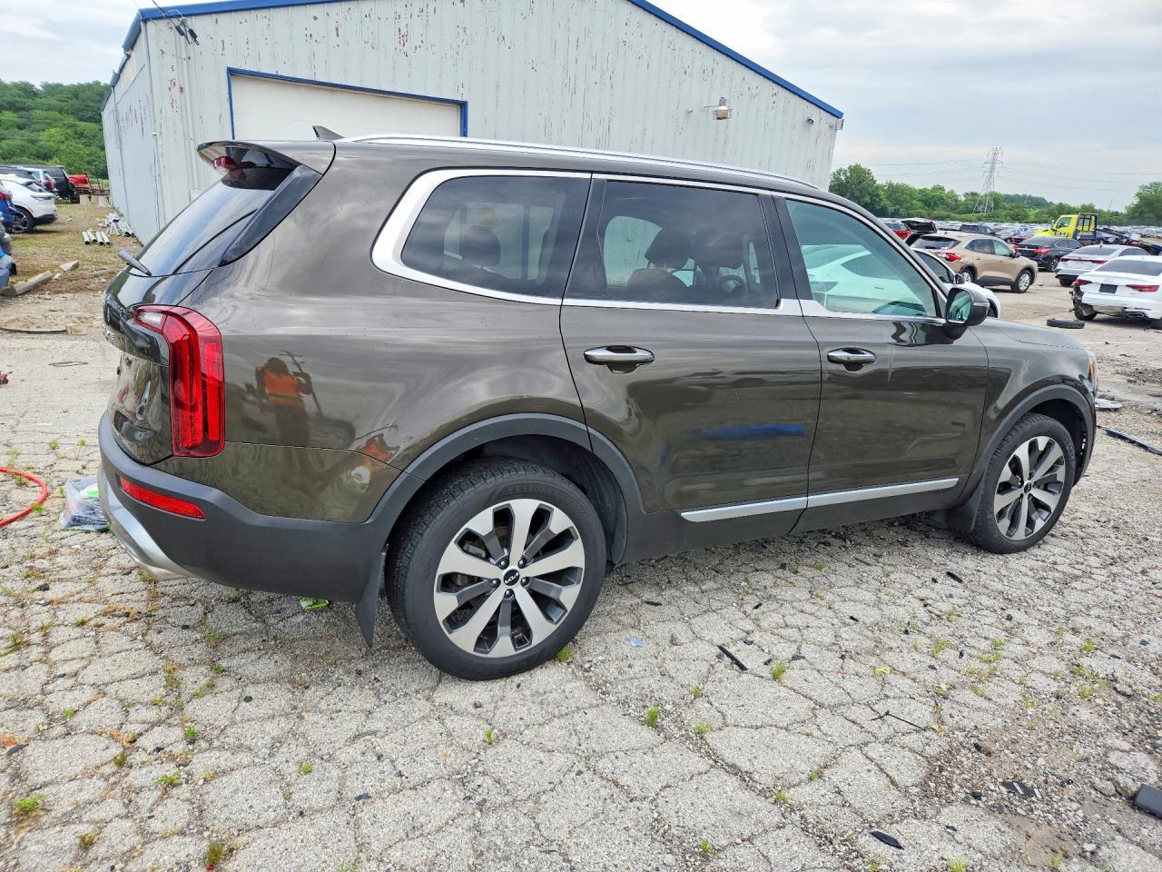 2022 Kia Telluride S - Image 3